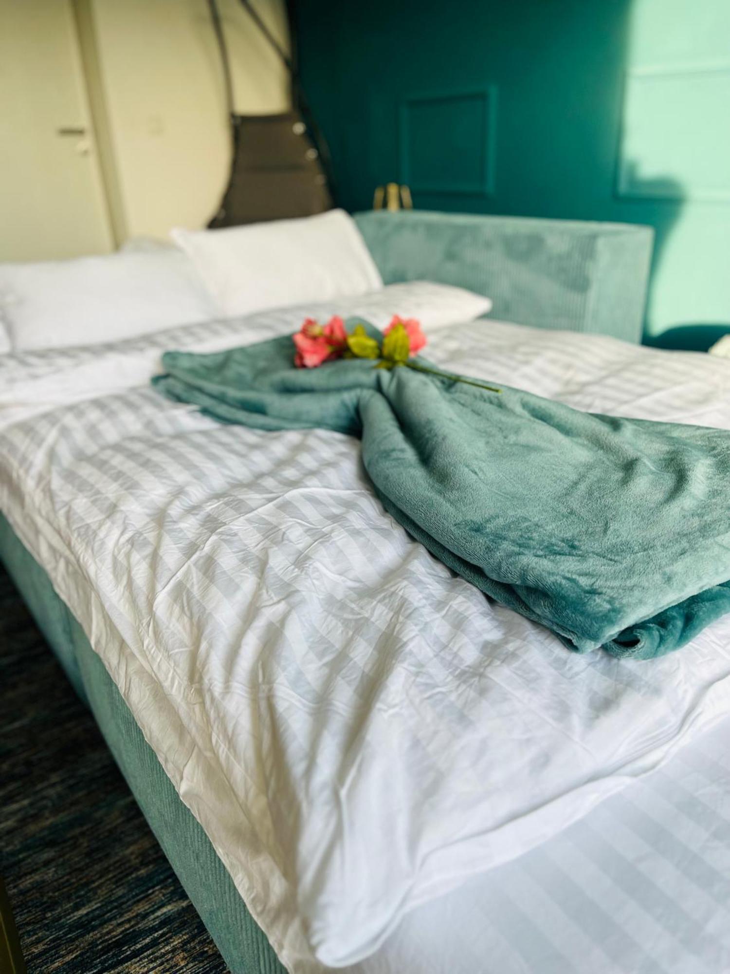 Penthouse, Sonnenbalkon, Netflix Apartment Saarbruecken